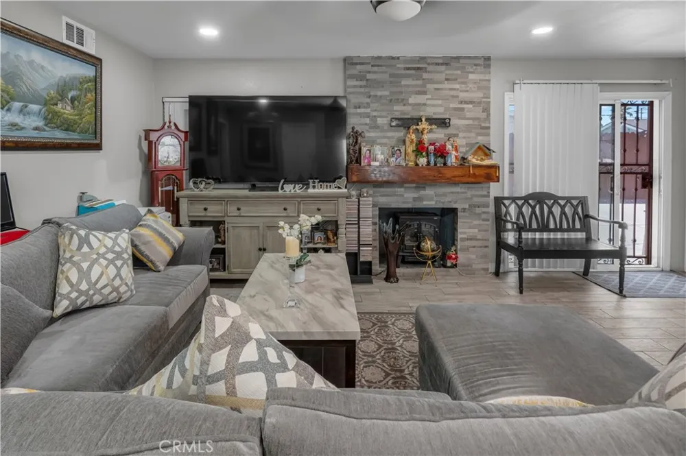 3559 Ferndale San Bernardino, CA 92404