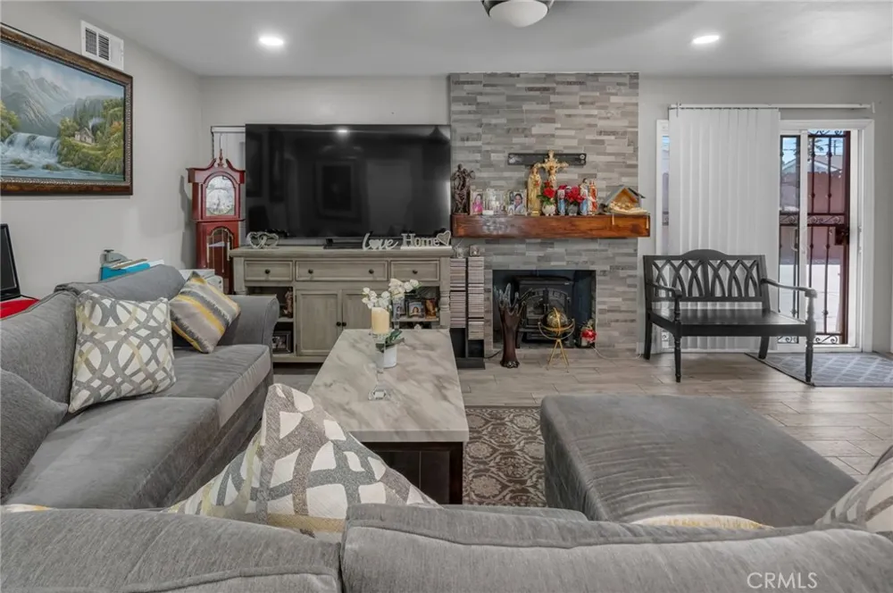 3559 Ferndale San Bernardino, CA 92404