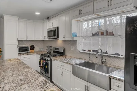 3559 Ferndale