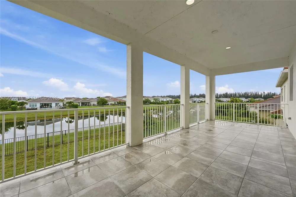 15239 Goldfinch Cir #15239 Westlake, FL 33470