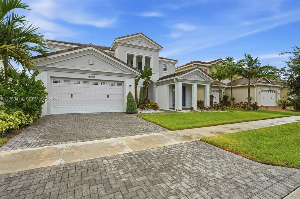 15239 Goldfinch Cir #15239 Westlake, FL 33470