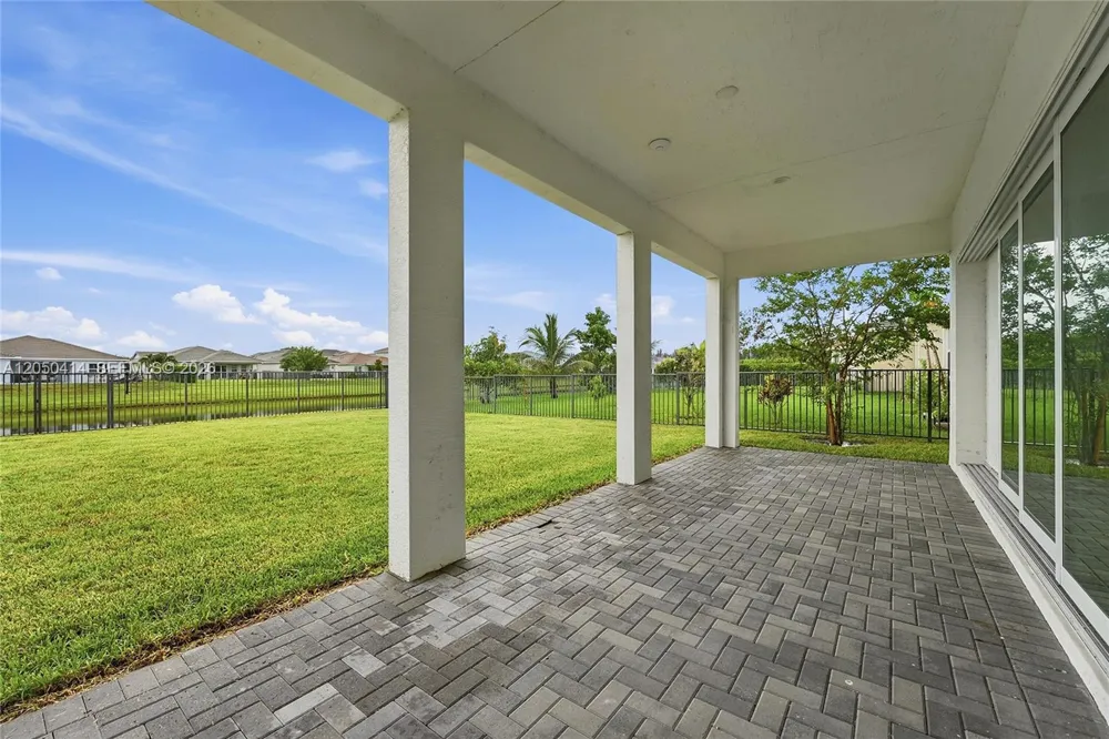 15239 Goldfinch Cir #15239 Westlake, FL 33470