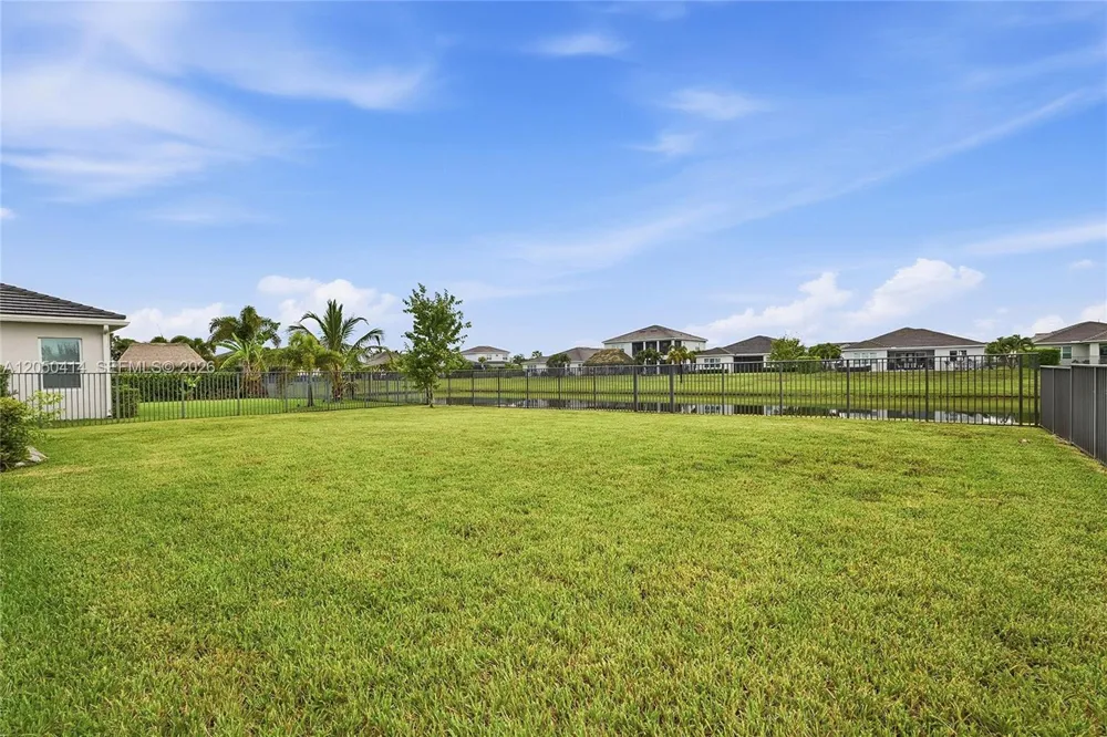 15239 Goldfinch Cir #15239 Westlake, FL 33470