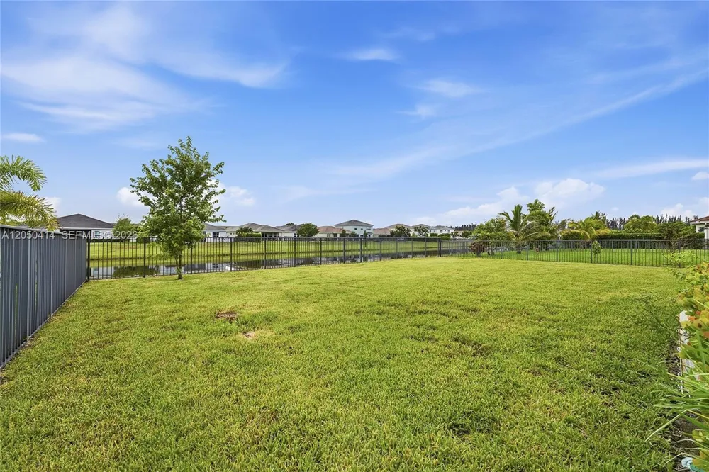 15239 Goldfinch Cir #15239 Westlake, FL 33470