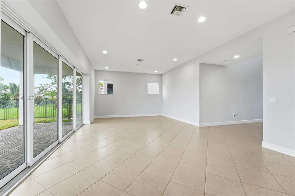 15239 Goldfinch Cir #15239 Westlake, FL 33470