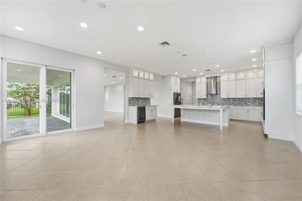 15239 Goldfinch Cir #15239 Westlake, FL 33470