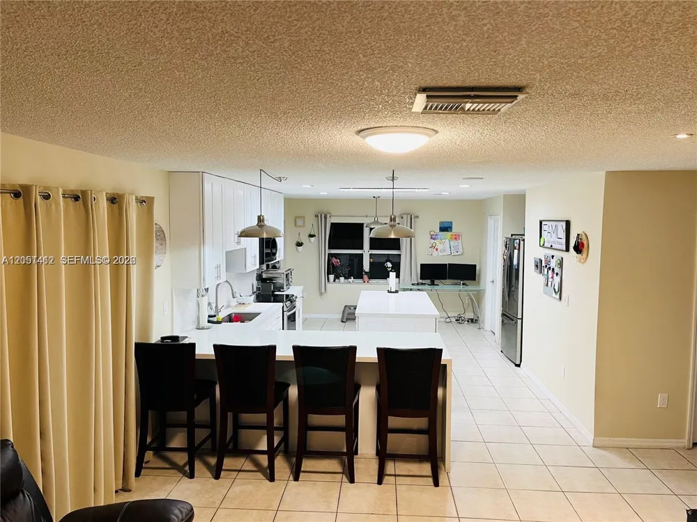 16453 SW 75th Ter Miami, FL 33193