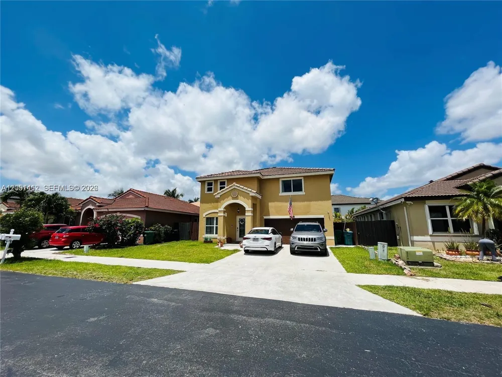 16453 SW 75th Ter Miami, FL 33193