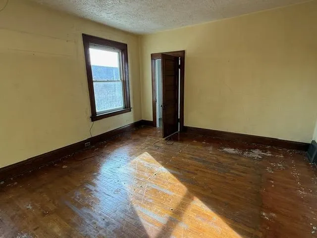 319 E Nelson Street Cadillac City, MI 49601