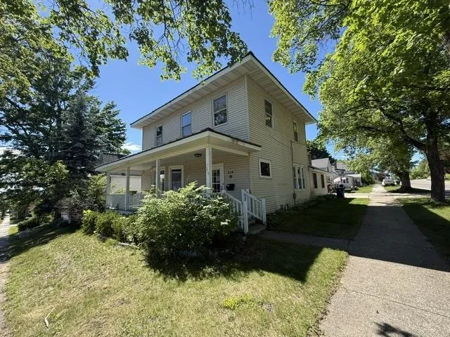 319 E Nelson Street Cadillac City, MI 49601