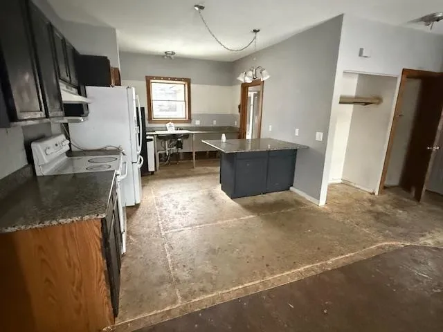 319 E Nelson Street Cadillac City, MI 49601