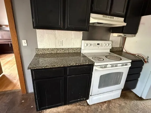 319 E Nelson Street Cadillac City, MI 49601