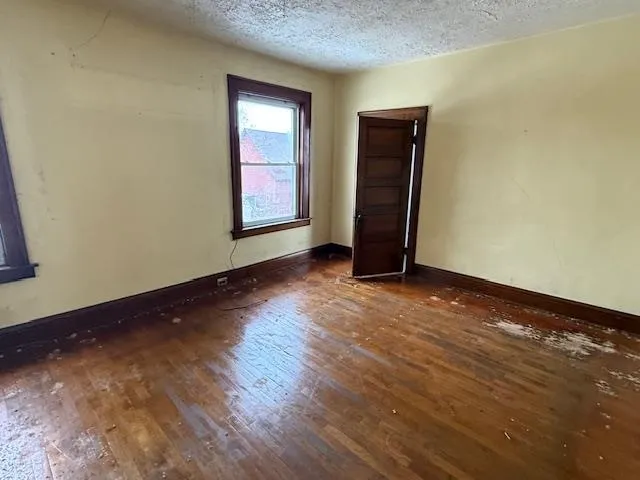 319 E Nelson Street Cadillac City, MI 49601