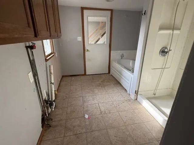 319 E Nelson Street Cadillac City, MI 49601