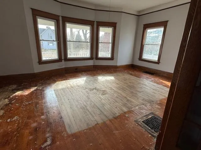319 E Nelson Street Cadillac City, MI 49601