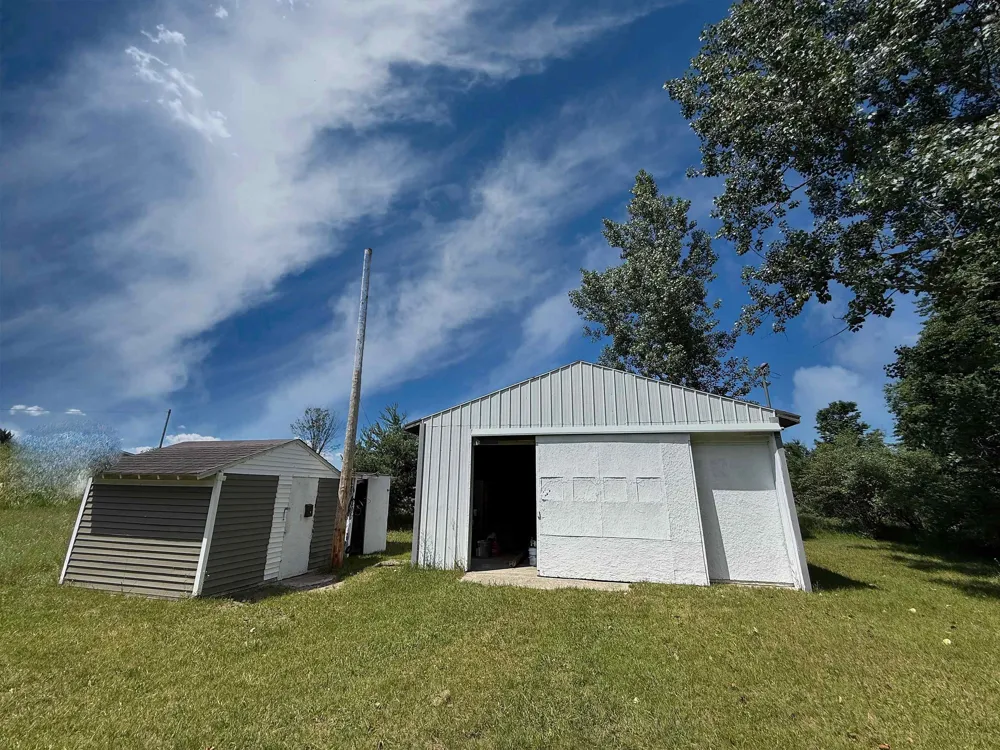 1395 E Duck Lake Road Green Lake Township, MI 49637