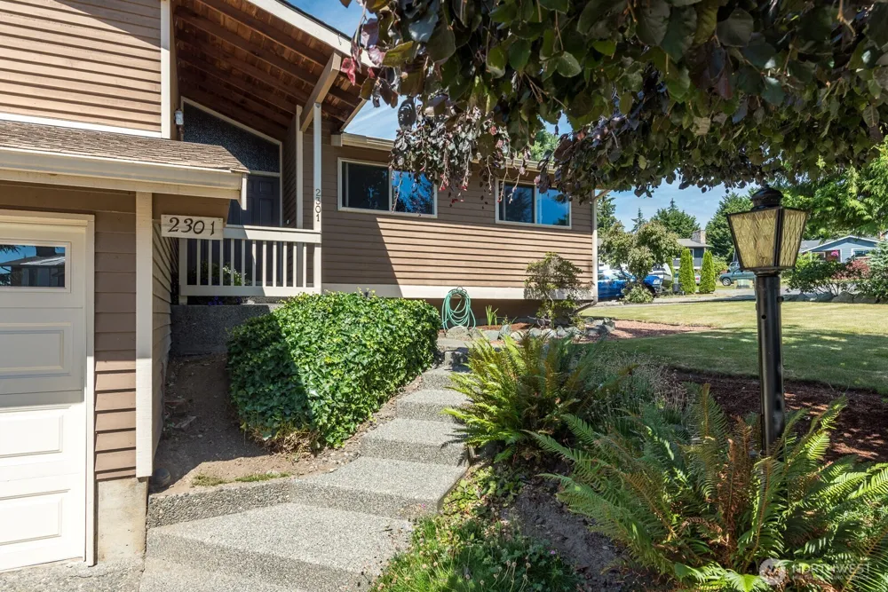 2301 Monica Drive Mount Vernon, WA 98273