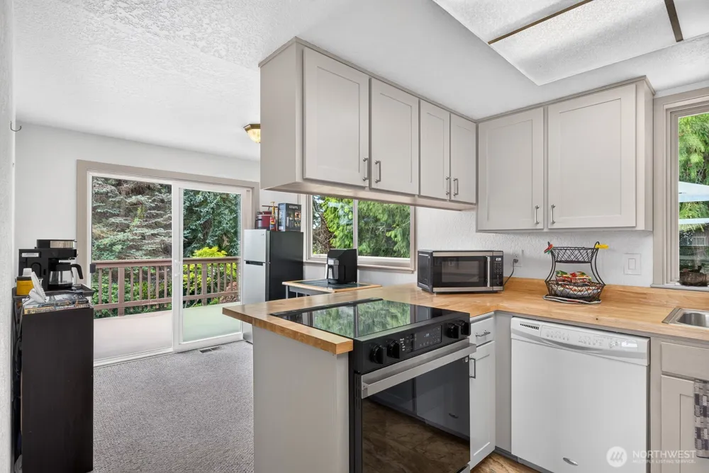 2301 Monica Drive Mount Vernon, WA 98273