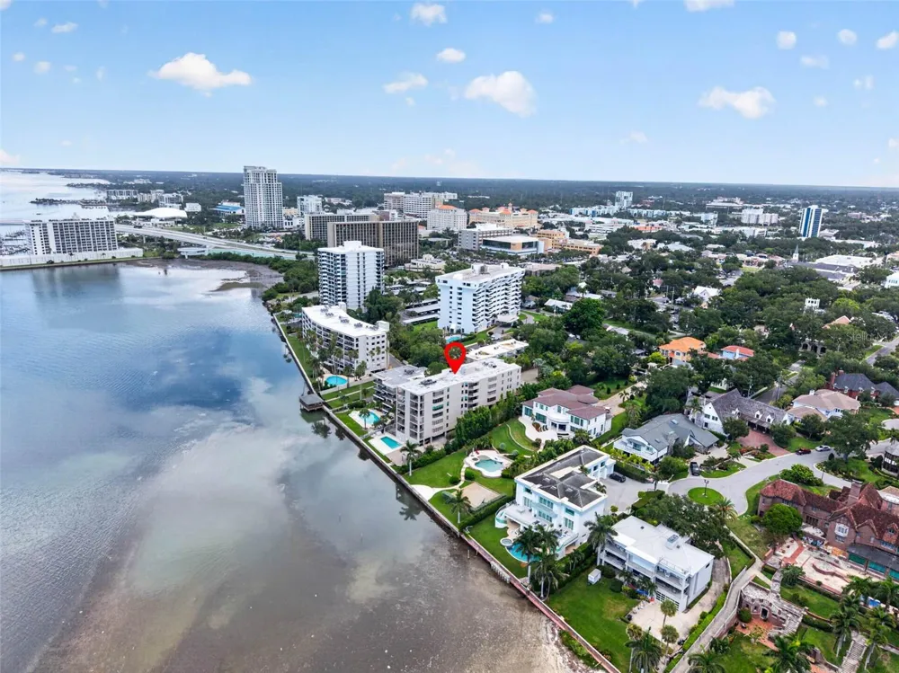 602 LIME AVENUE #101 Clearwater, FL 33756