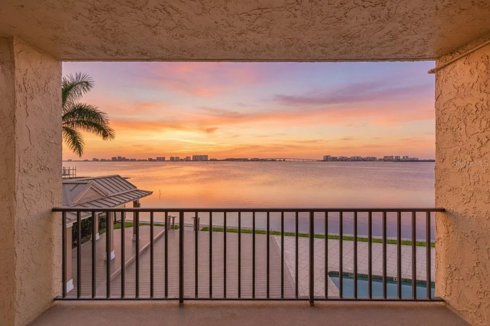 602 LIME AVENUE #101 Clearwater, FL 33756