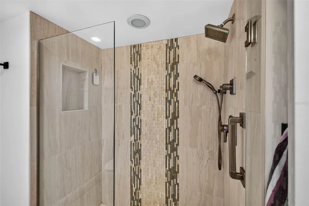 602 LIME AVENUE #101 Clearwater, FL 33756