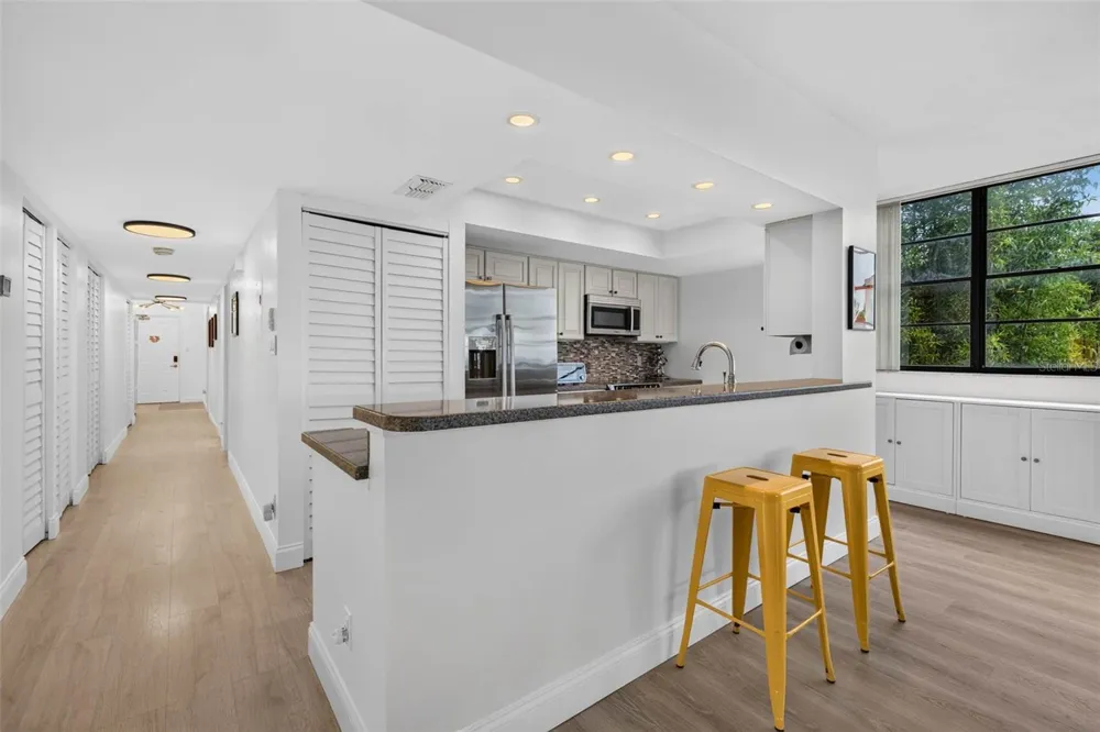 602 LIME AVENUE #101 Clearwater, FL 33756