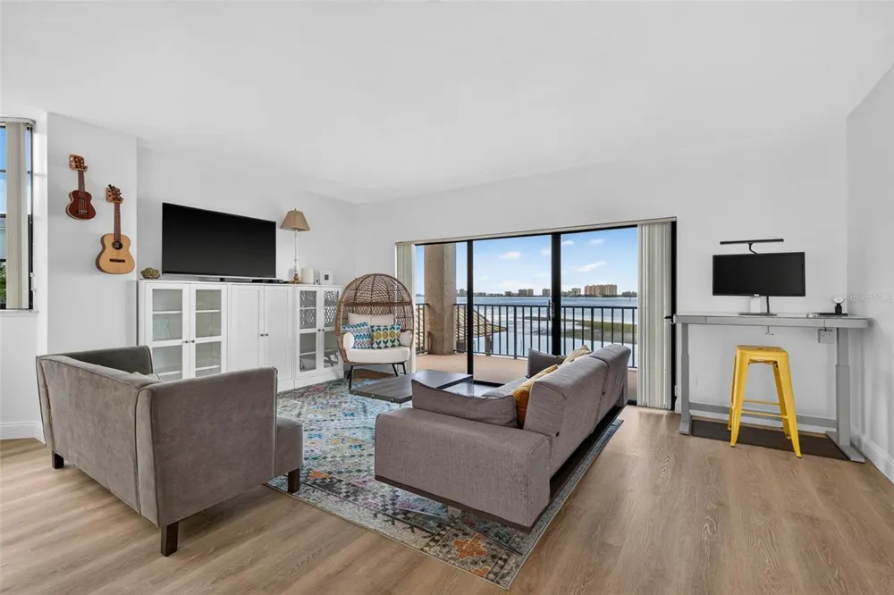602 LIME AVENUE #101 Clearwater, FL 33756