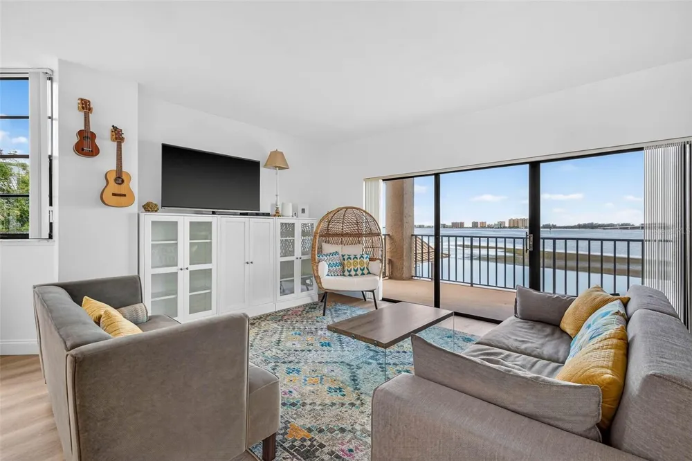 602 LIME AVENUE #101 Clearwater, FL 33756