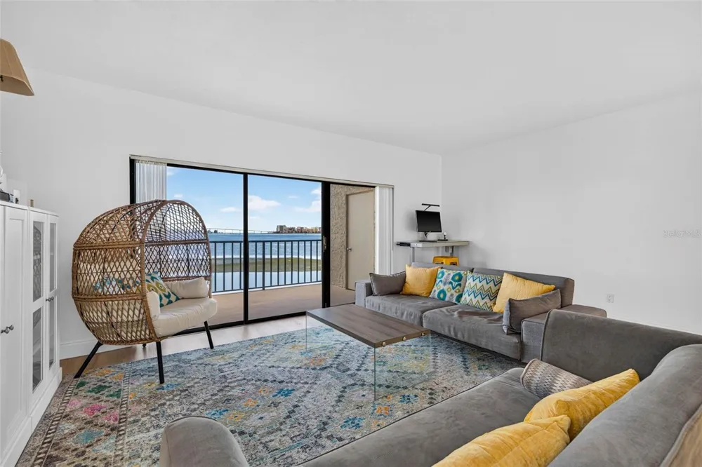 602 LIME AVENUE #101 Clearwater, FL 33756