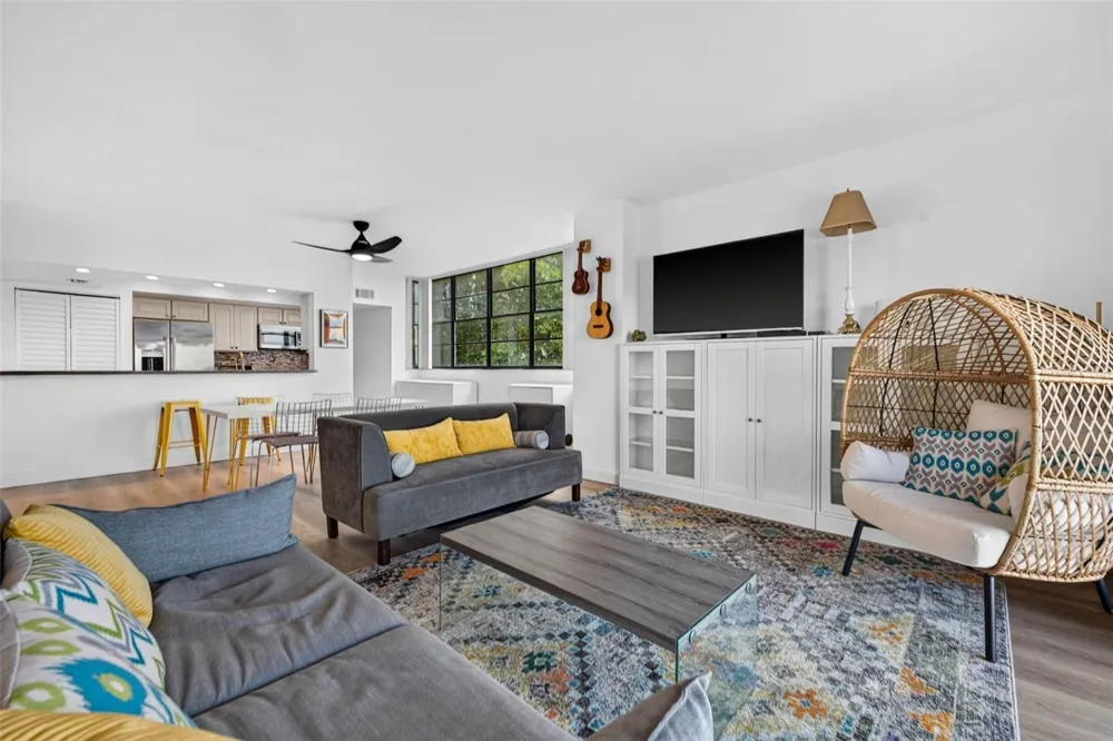 602 LIME AVENUE #101 Clearwater, FL 33756