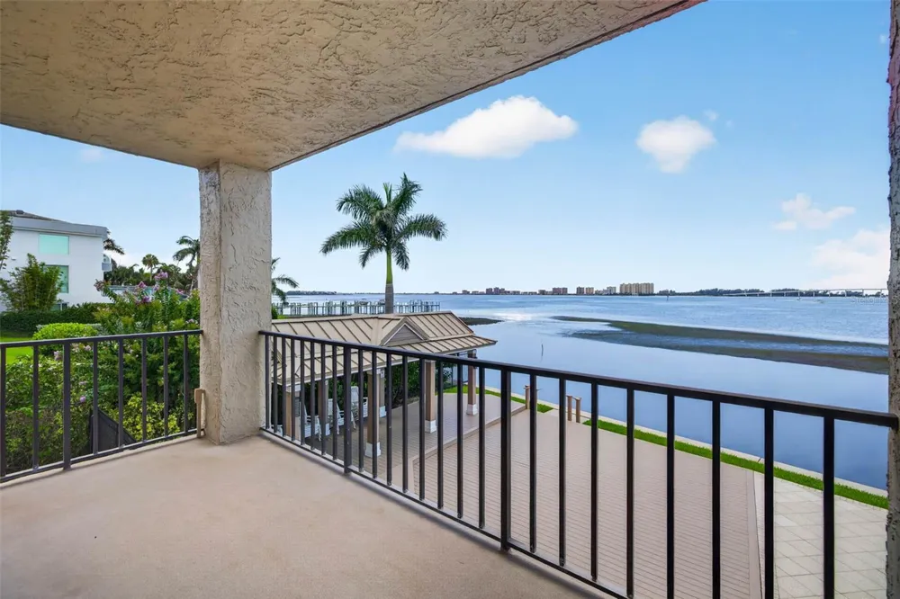602 LIME AVENUE #101 Clearwater, FL 33756