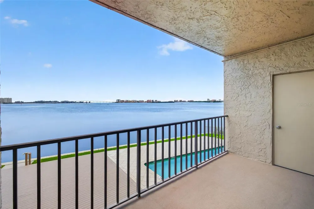 602 LIME AVENUE #101 Clearwater, FL 33756