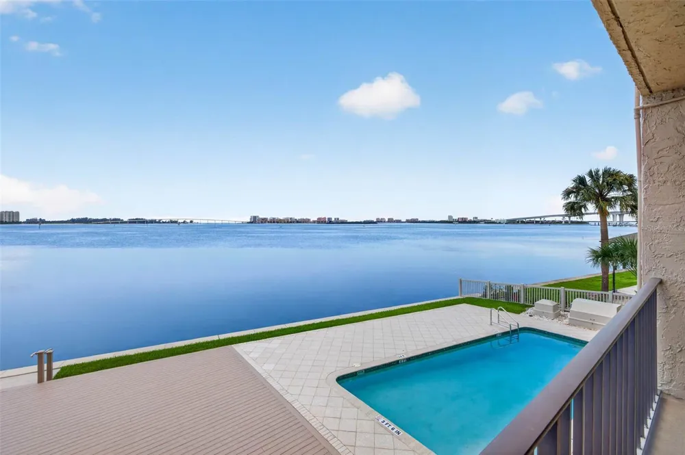 602 LIME AVENUE #101 Clearwater, FL 33756