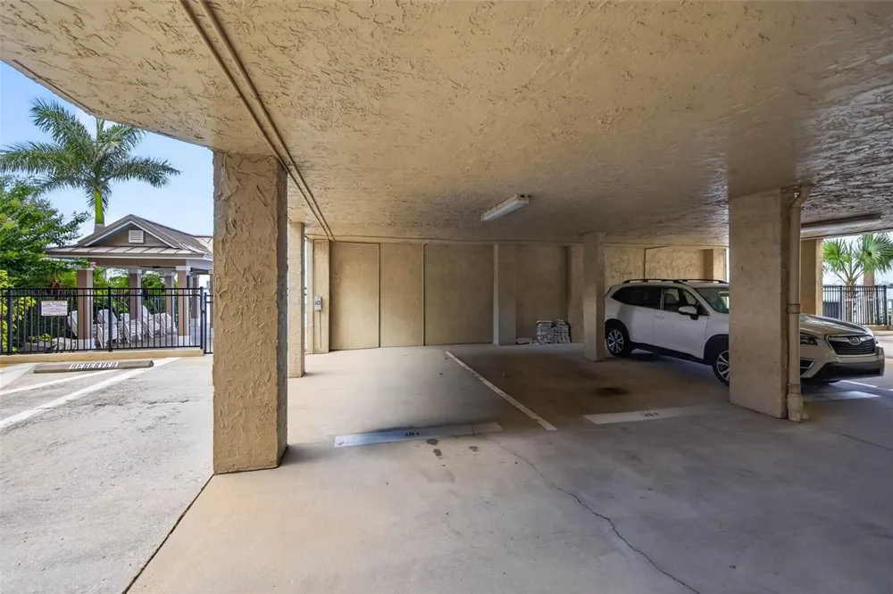 602 LIME AVENUE #101 Clearwater, FL 33756