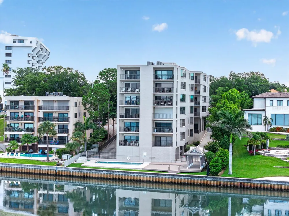602 LIME AVENUE #101 Clearwater, FL 33756