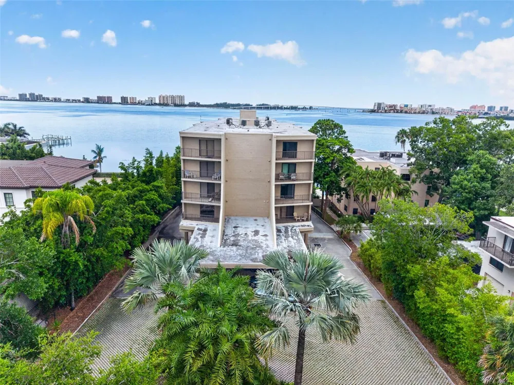 602 LIME AVENUE #101 Clearwater, FL 33756