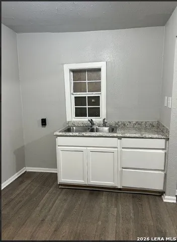 2650 E COMMERCE ST San Antonio, TX 78203