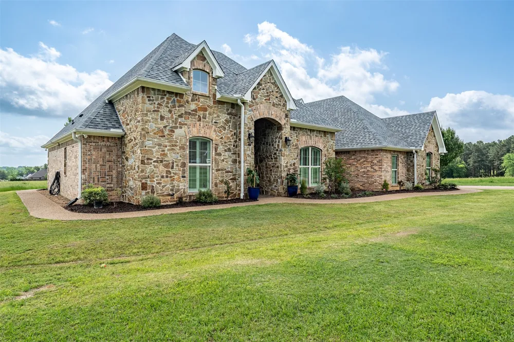17555 County Road 1108 Flint, TX 75762