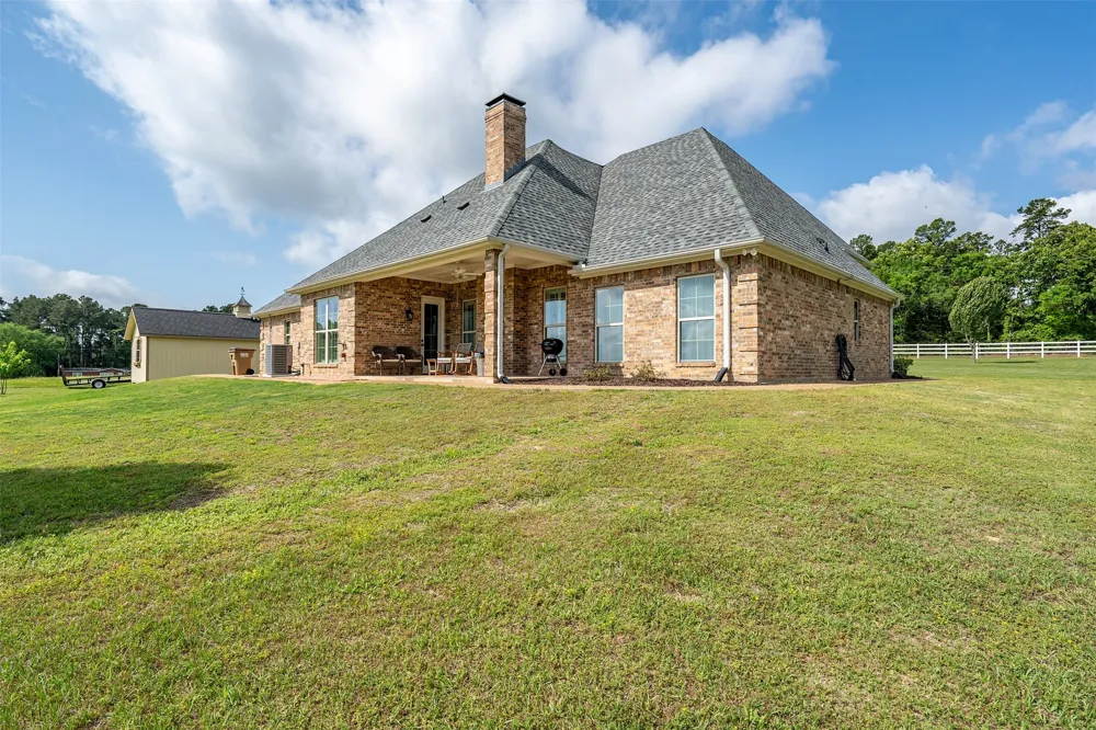 17555 County Road 1108 Flint, TX 75762