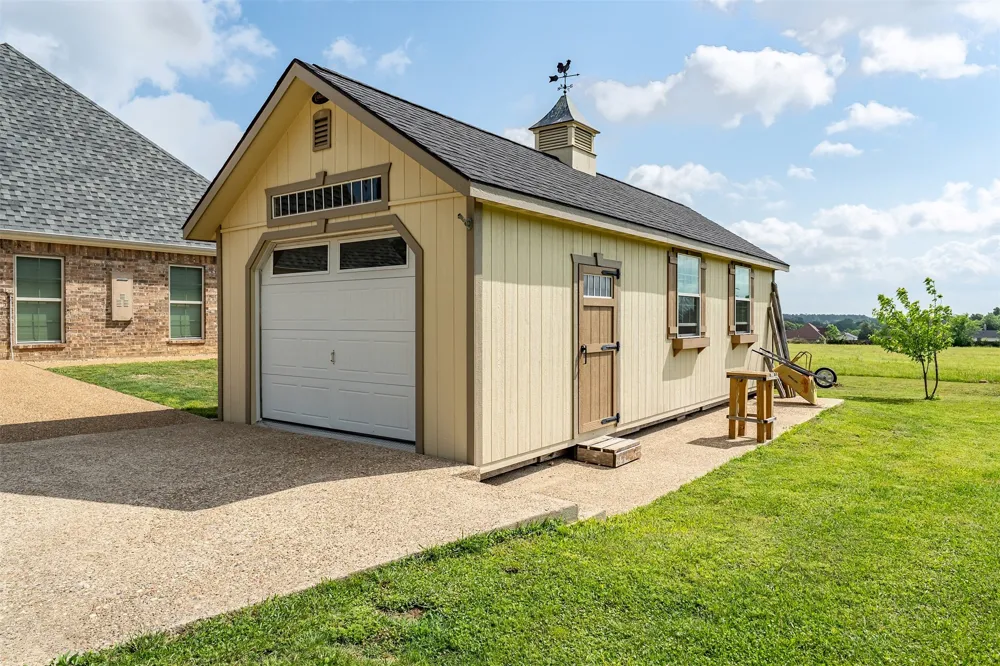 17555 County Road 1108 Flint, TX 75762