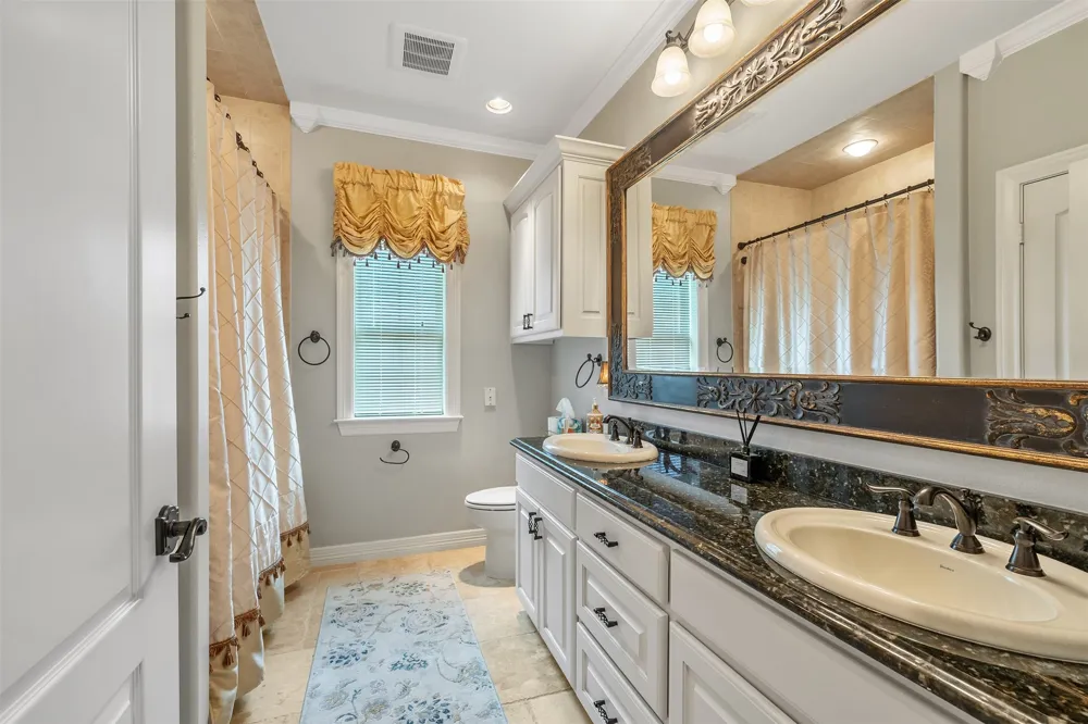 17555 County Road 1108 Flint, TX 75762