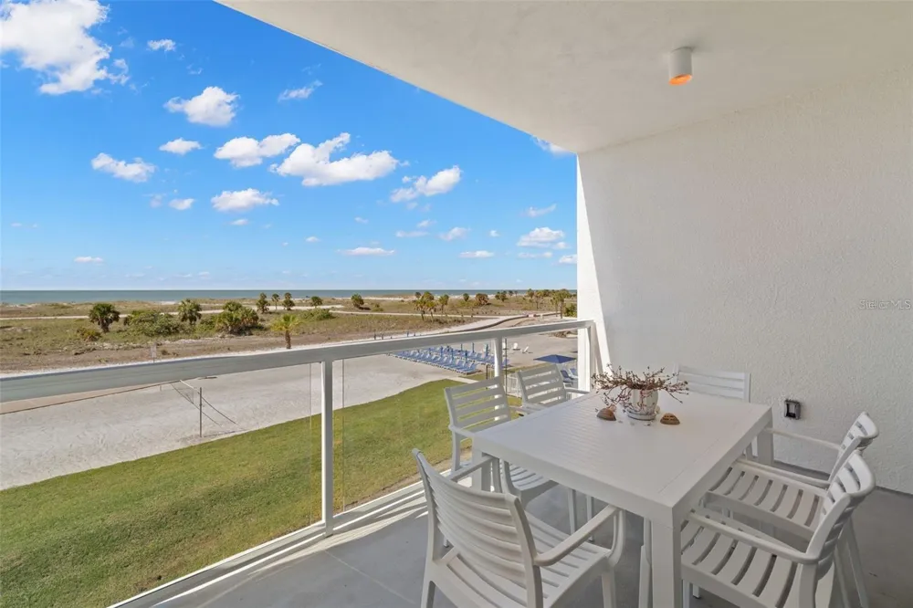 11500 GULF BOULEVARD #304 Treasure Island, FL 33706