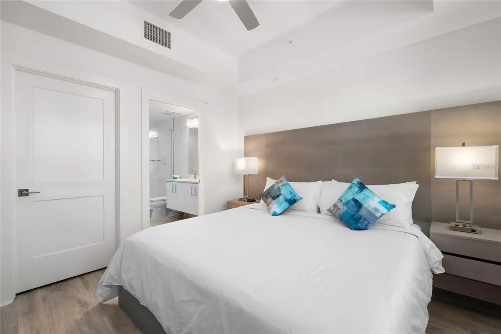 11500 GULF BOULEVARD #304 Treasure Island, FL 33706