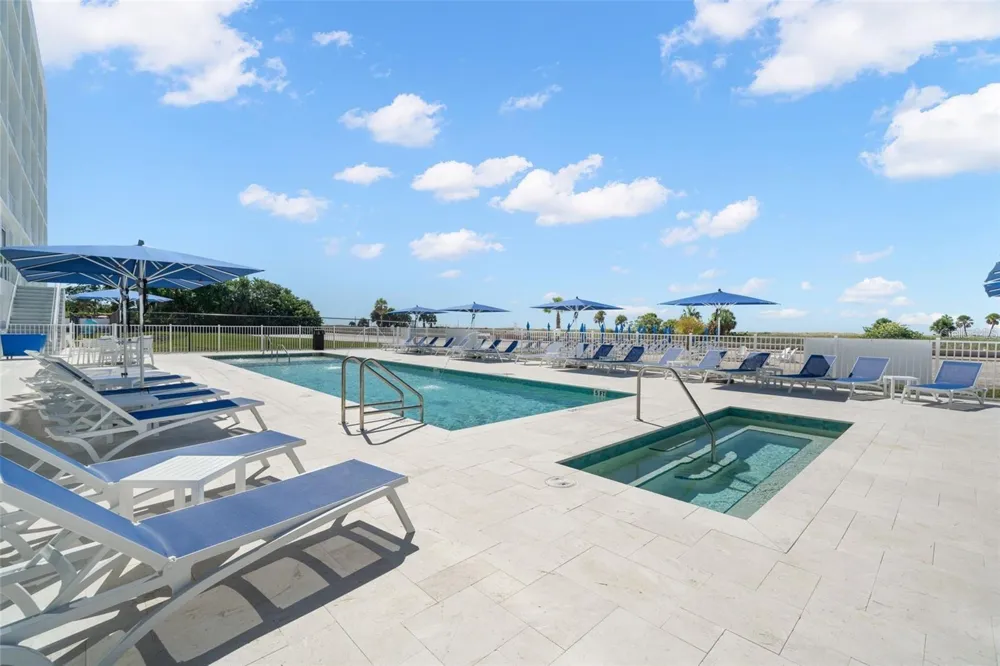 11500 GULF BOULEVARD #304 Treasure Island, FL 33706