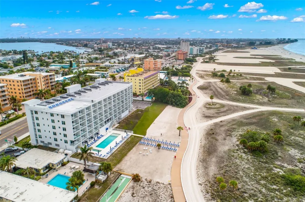 11500 GULF BOULEVARD #304 Treasure Island, FL 33706