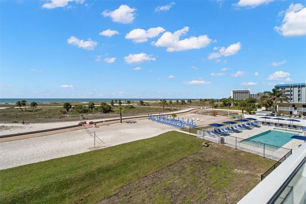 11500 GULF BOULEVARD #304 Treasure Island, FL 33706