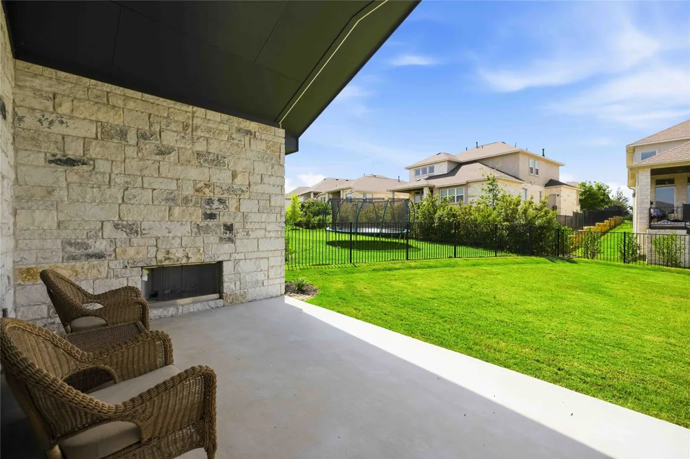 414 Sitlington Lane Lakeway, TX 78738