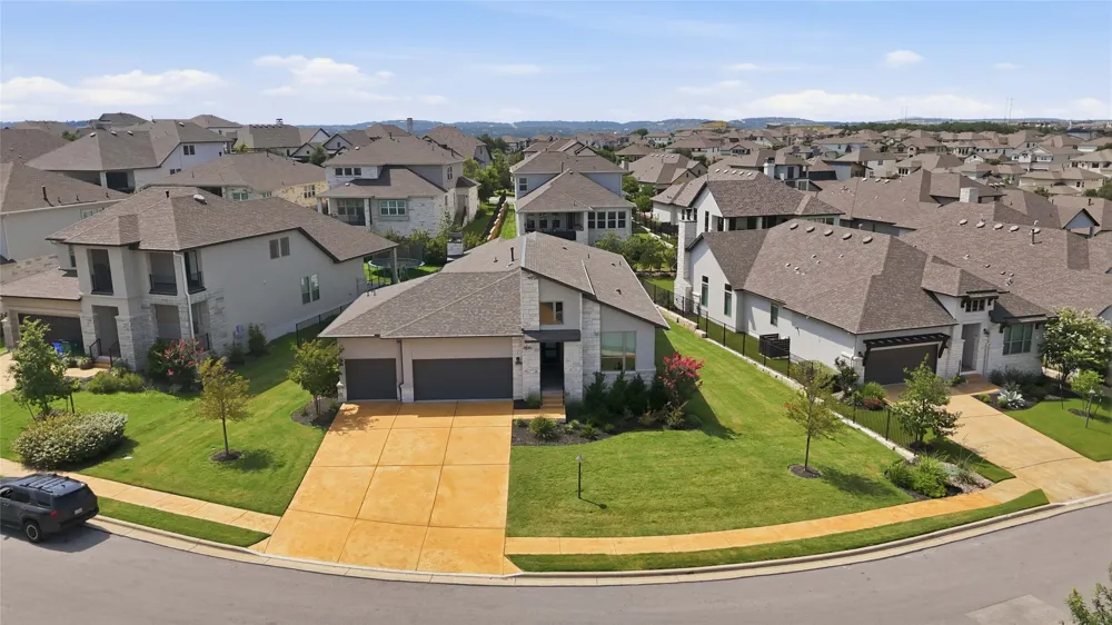 414 Sitlington Lane Lakeway, TX 78738