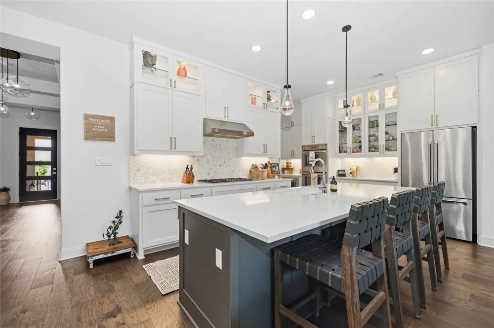 414 Sitlington Lane Lakeway, TX 78738
