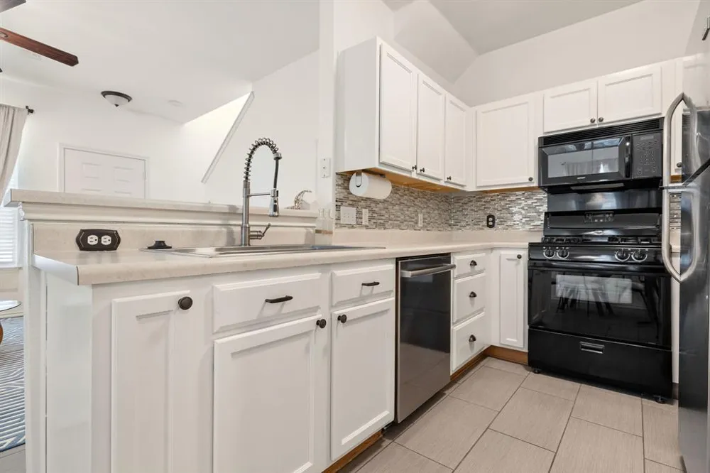 14525 Harris Ridge Boulevard #B Pflugerville, TX 78660